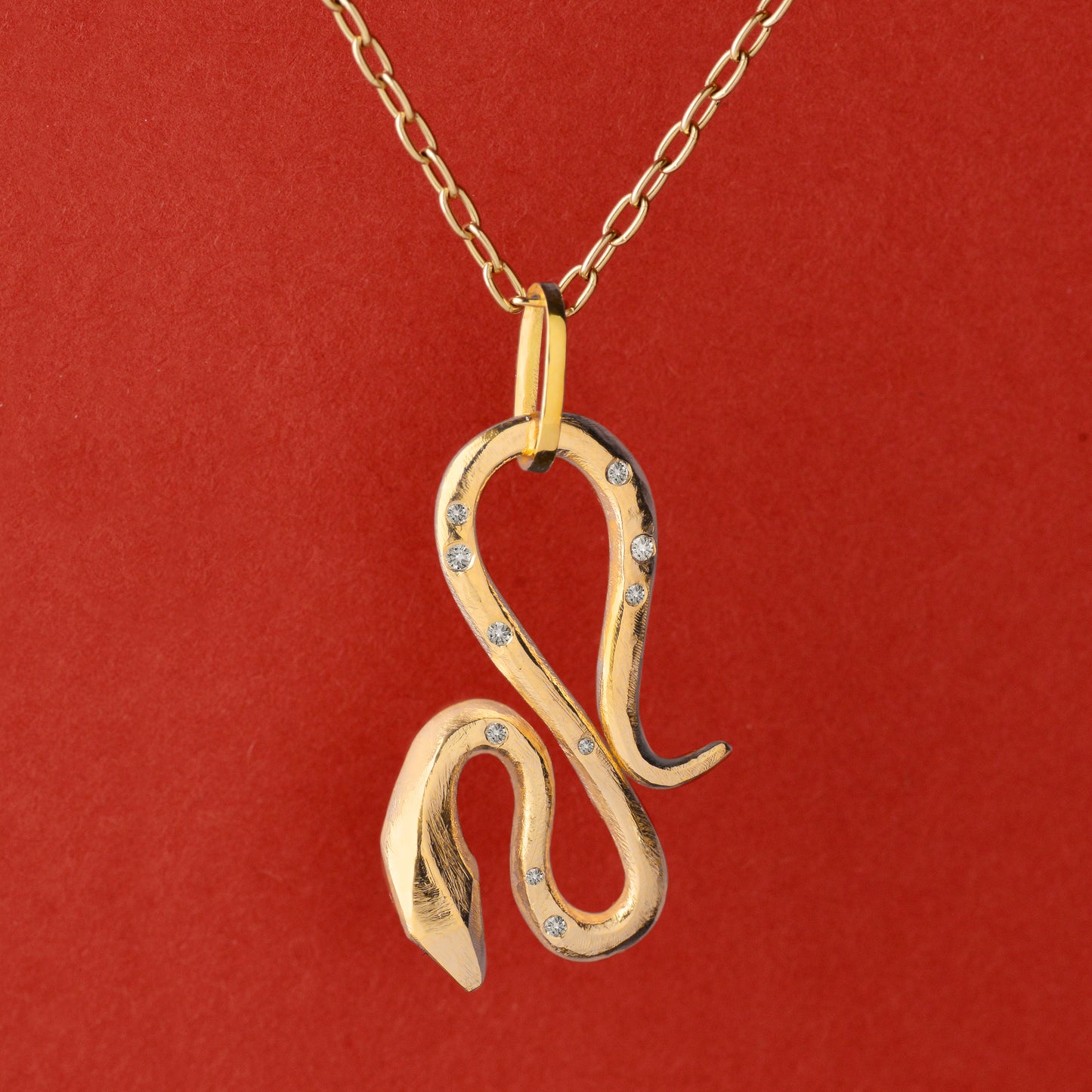 ODYSSEY SNAKE PENDANT