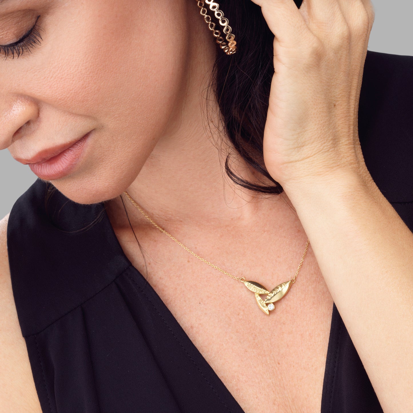 FLORA DIAMOND PENDANT