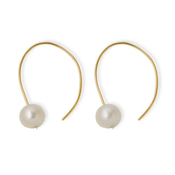 Simple 18kt and pearl open hoop earring. 7mm round pearls 1 on each hoop earring 1.25
