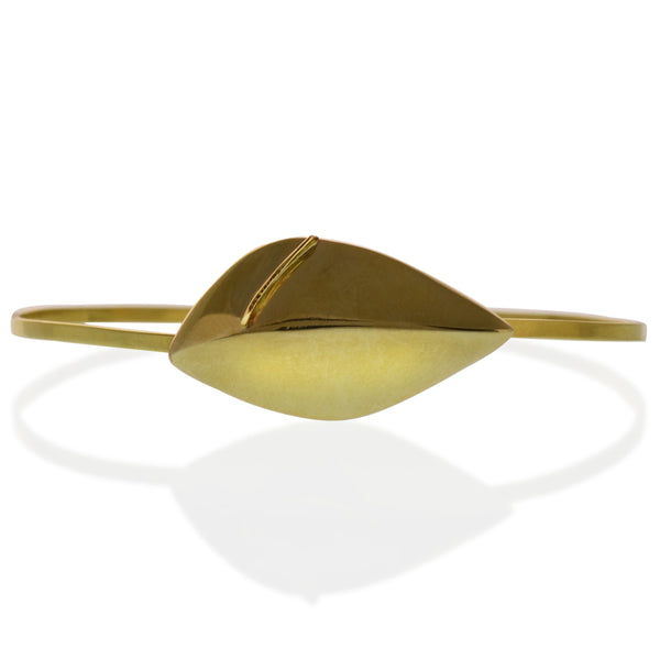 Jewelry by Susan Crow, recycled responsibly sourced 18kt yellow gold bracelet from Leaf collection. Hand carved and cast, easy open bracelet clasp