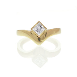 Lilly Victory Diamond Ring